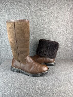 UGG Brrooks Dark Brown Leather Boots  Shearling Cuffs Size 10